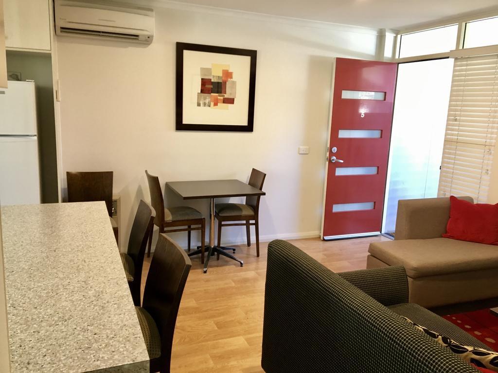 Encore Apartments Bathurst Esterno foto